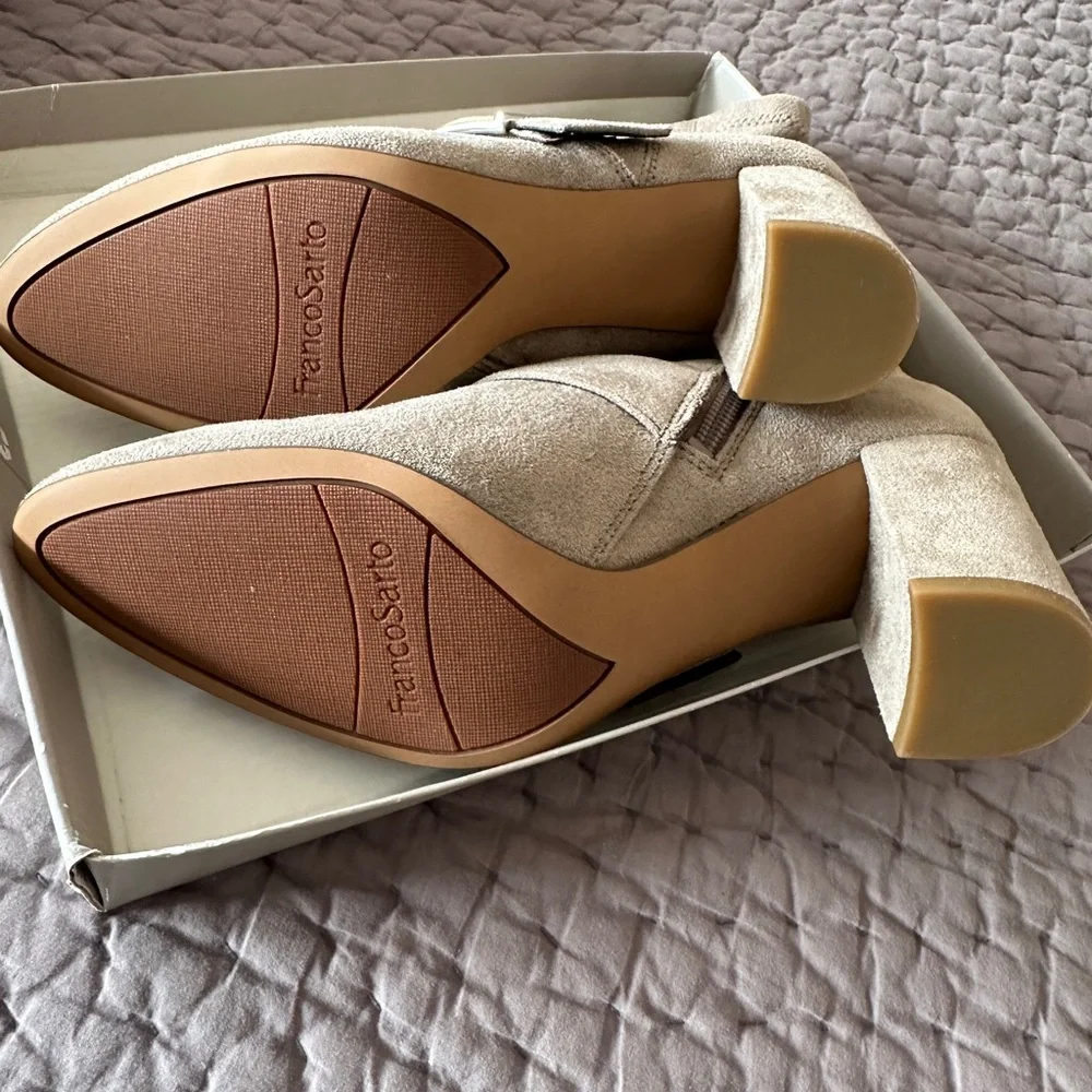 Suede Greige/Taupe Boots With Buckle